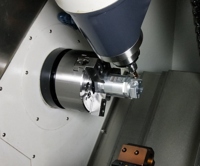 可以轉(zhuǎn)向變角度的動力頭